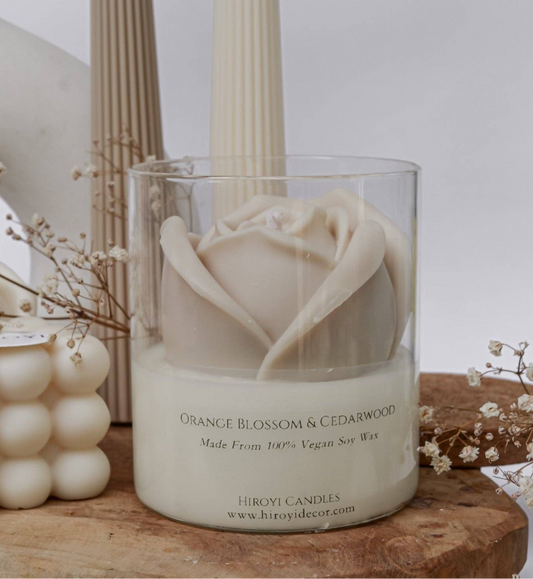 Vela aromática de rosas beige: Pétalos de peonía