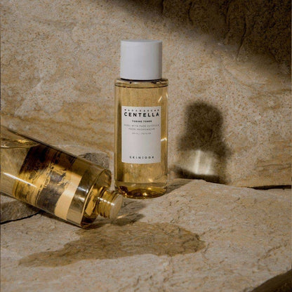 SKIN1004 Madagascar Centella Tónico Facial Tonificante e Hidratante, Calma la Piel y Ayuda a Reforzar la Barrera Cutánea, Textura Ligera y Refrescante de Rápida Absorción, Mejora la Suavidad y Equilibrio de la Piel, Ideal para Piel Sensible, Uso Diario