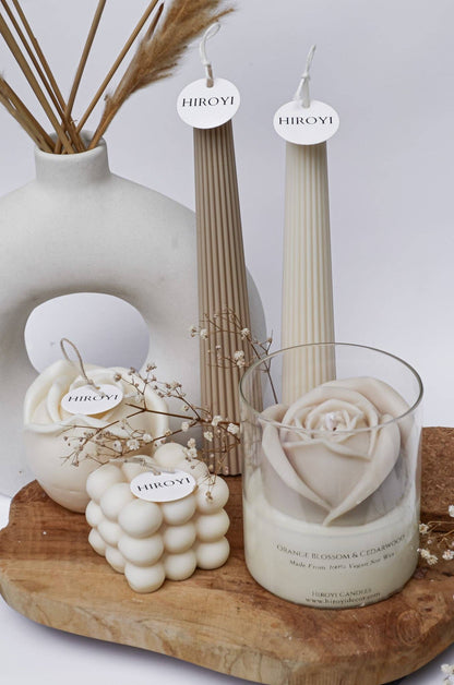 Vela aromática de rosas beige: Sleepy Time con lavanda y sándalo